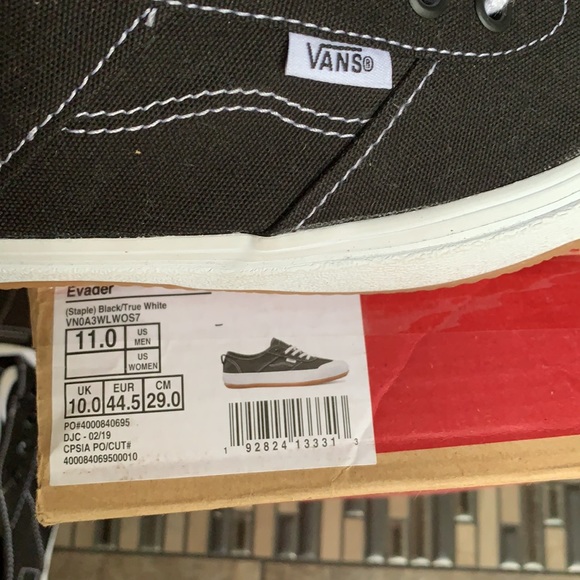 VANS EVADER STAPLE BLACK/TRUE WHITE WMNS - Picture 15 of 16